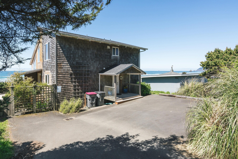 Exterior & Views, Pacific St 6 SF 18 Pacific House, Clatsop