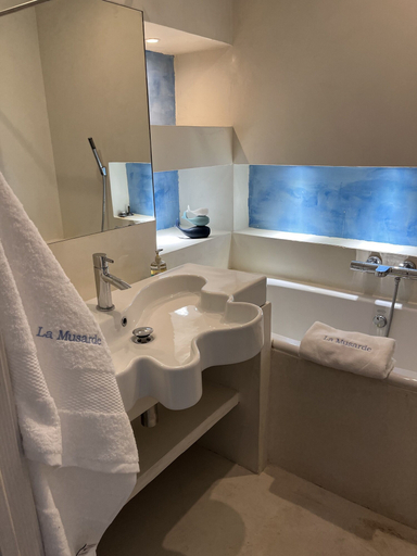 Bathroom, villa La Musarde, Var