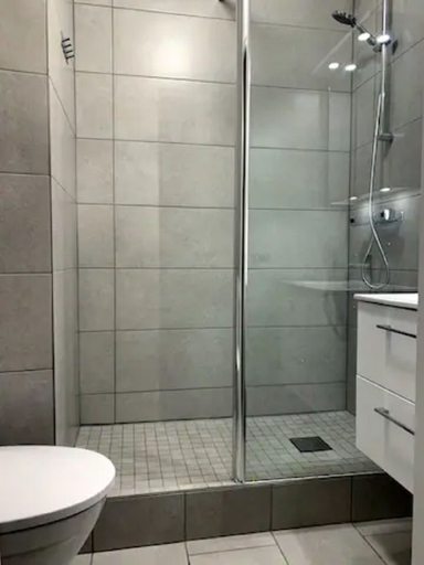 Bathroom, La Rivière - Aiguille du Midi, Haute-Savoie