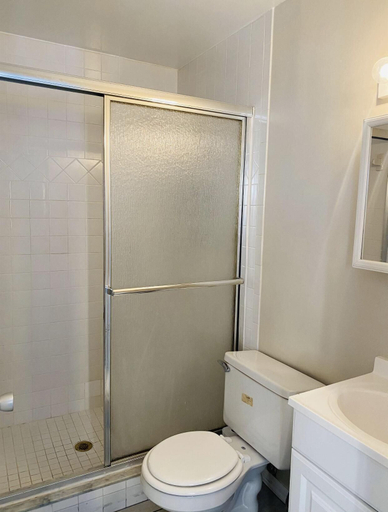 Bathroom, Studio With Full bed Near the Beach!!, Brevard