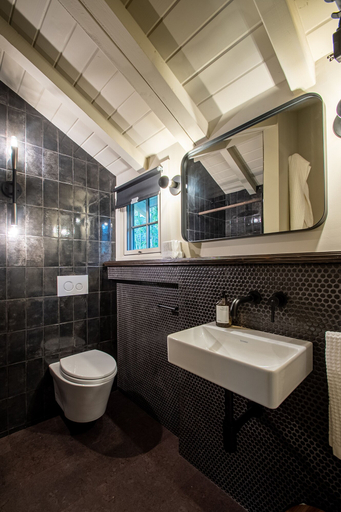 Bathroom 4, Dawn Ranch Lodge, Sonoma