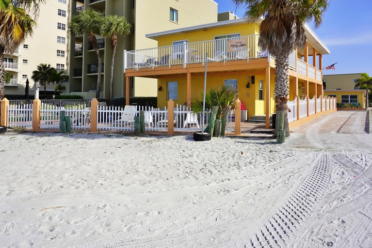 Exterior & Views 2, Misty Isles Redington Beachfront Suite 2, Pinellas