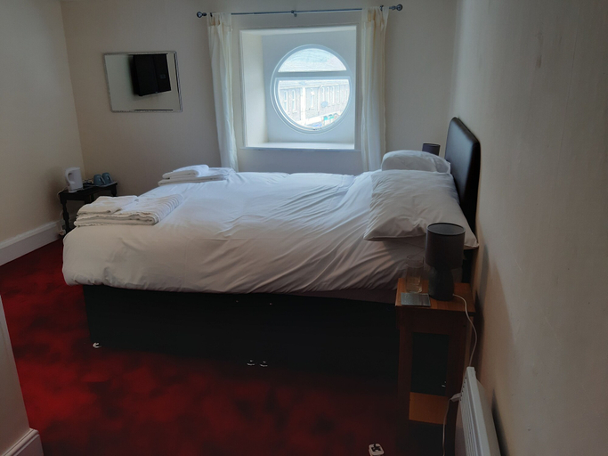 Bedroom 3, The Swan Hotel, Gloucestershire