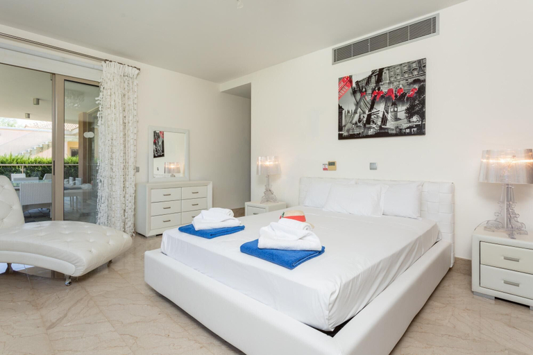 Bedroom 5, Villa Galene