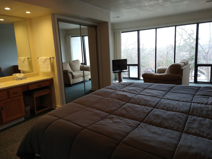 Bedroom 5, Unit 131 - Small 2 Bedroom Condominium, Camden
