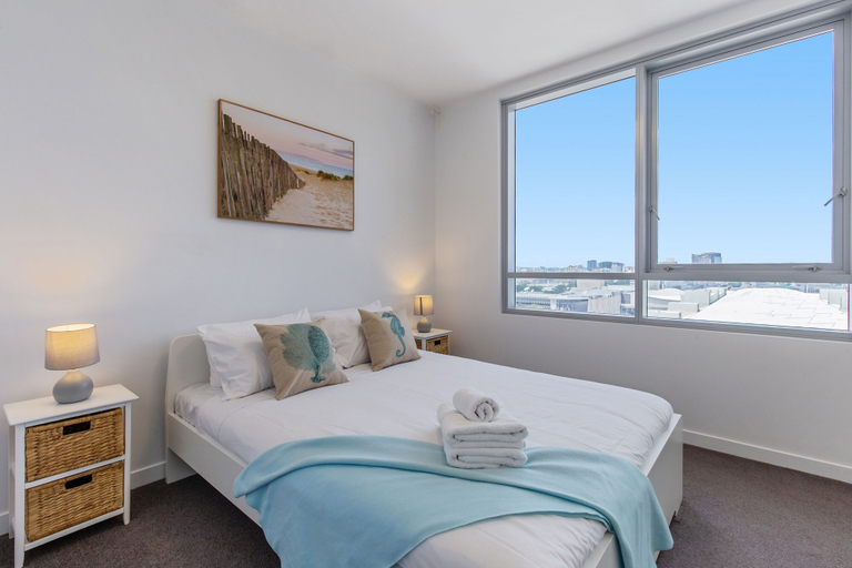 Bedroom 2, Fab! Skyline CBD Views Over South Bank!, Brisbane