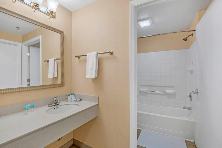 Bathroom 4, Condo With Bbq, Gym, Arcade - Universal Studios, Orange