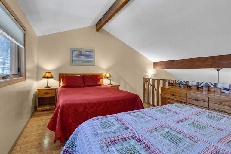Bedroom 3, Twining 9, Taos