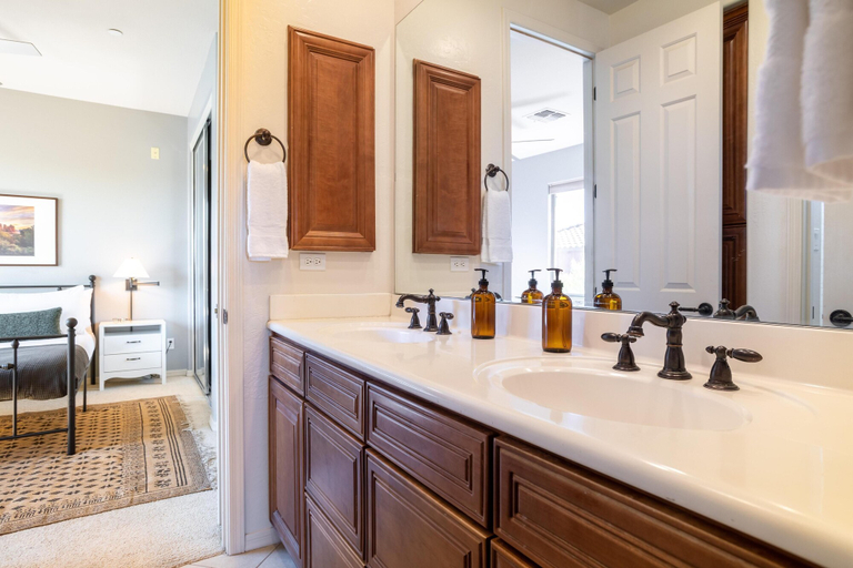 Bathroom 4, N 36th Street 2 - Aviano, Maricopa