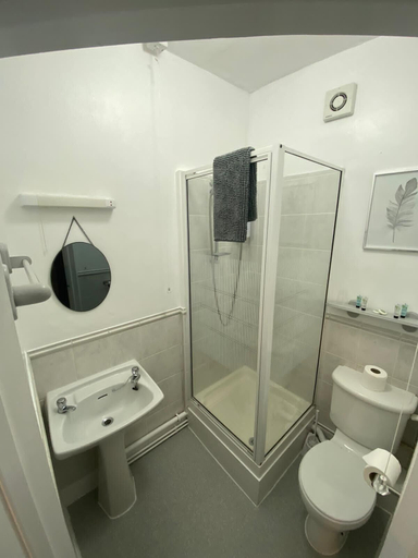 Bathroom 3, The Swan Hotel, Herefordshire