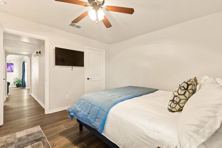 Bedroom 2, Unit 404, Arlington