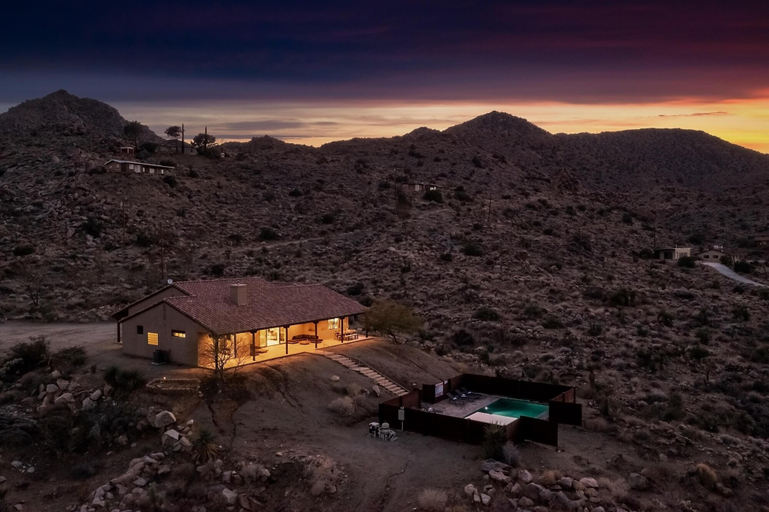 Exterior & Views 1, Lilley Rd - Desert Stone, San Bernardino