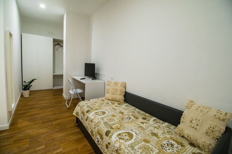 Bedroom 2, Suebi Central - Deluxe Rooms & Family Suites, Campobasso
