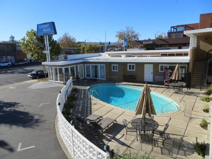Sport & Beauty 4, Coronet Motel, Santa Clara