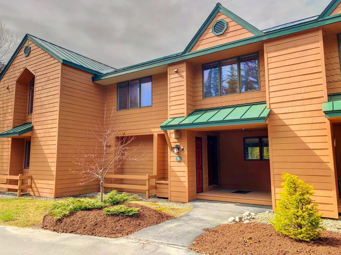 Exterior & Views, W1 Cozy and comfortable Bretton Woods condo with ski slope views fireplace, Coos