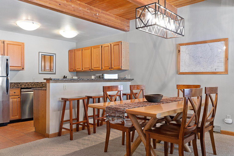 Others 1, S. Pine St - Riverside Condos A02, San Miguel