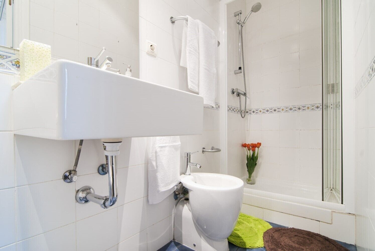 Bathroom, Apartamento Plaza Mayor III en Madrid, Madrid