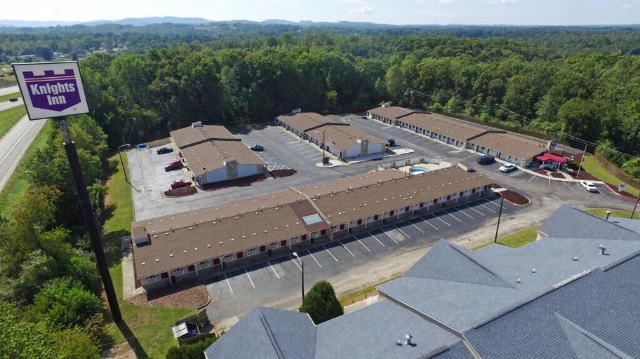 Exterior & Views 2, Corbin Inn, Laurel