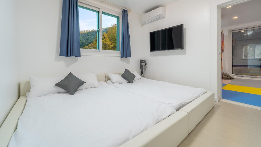 Bedroom 3, Gapyeong Cozykids Poolvilla, Gapyeong