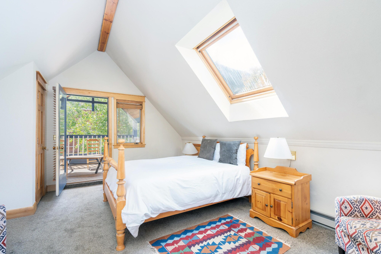 Bedroom 1, Smuggler Ave - Smuggler F, San Miguel