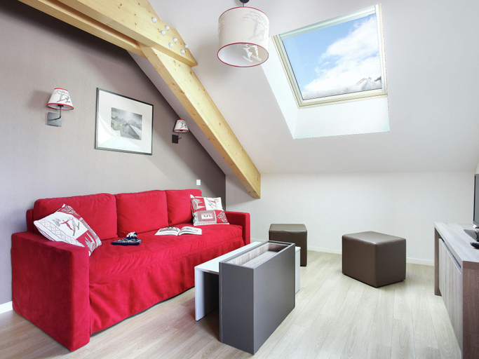 Others 5, Apartment in French Alps with Heated Pool, Hautes-Alpes