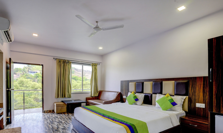 Bedroom 1, Treebo Trend Ojasvi Paradise, North Goa