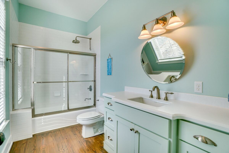 Bathroom 5, Rosemary Cottage, Gulf