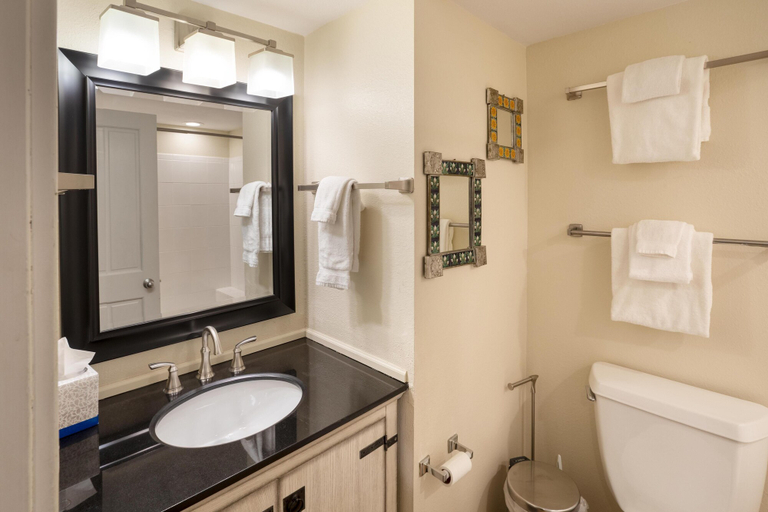 Bathroom 3, Blue Mesa Lodge 23C by Avantstay, San Miguel