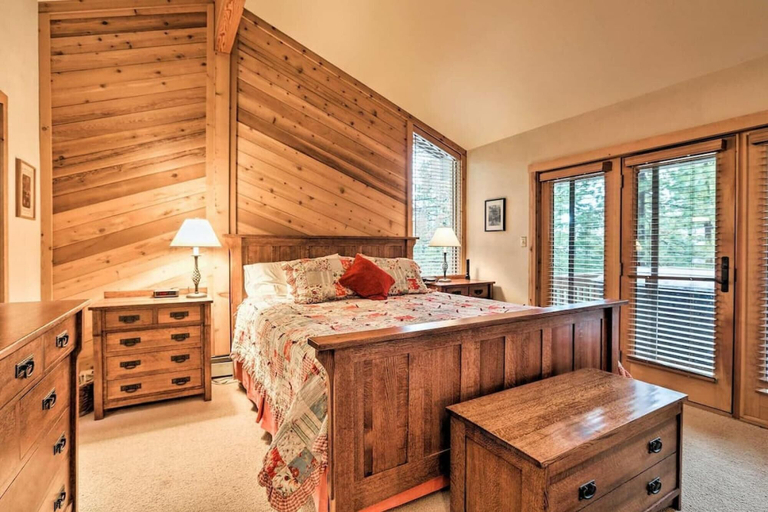 Bedroom 3, Deer Path 2 Criterion 5 - Hercules, Placer