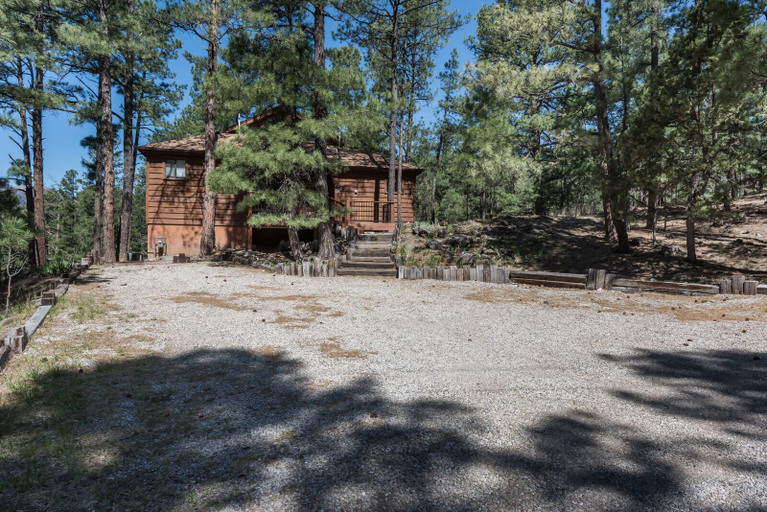 Exterior & Views 2, Double Shot Cabin, Lincoln