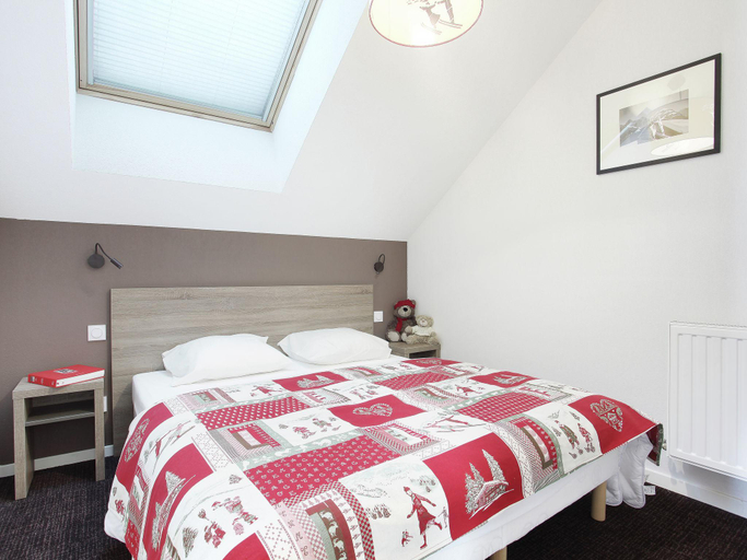 Bedroom 2, Apartment in French Alps with Heated Pool, Hautes-Alpes