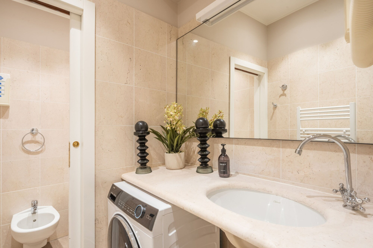 Bathroom 3, Accademia Apartments R&R, Venezia