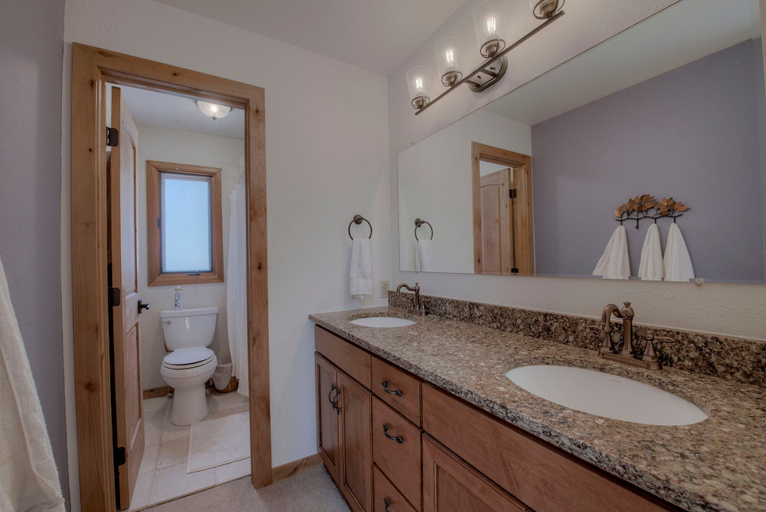 Bathroom 4, Blue River Retreat, Summit