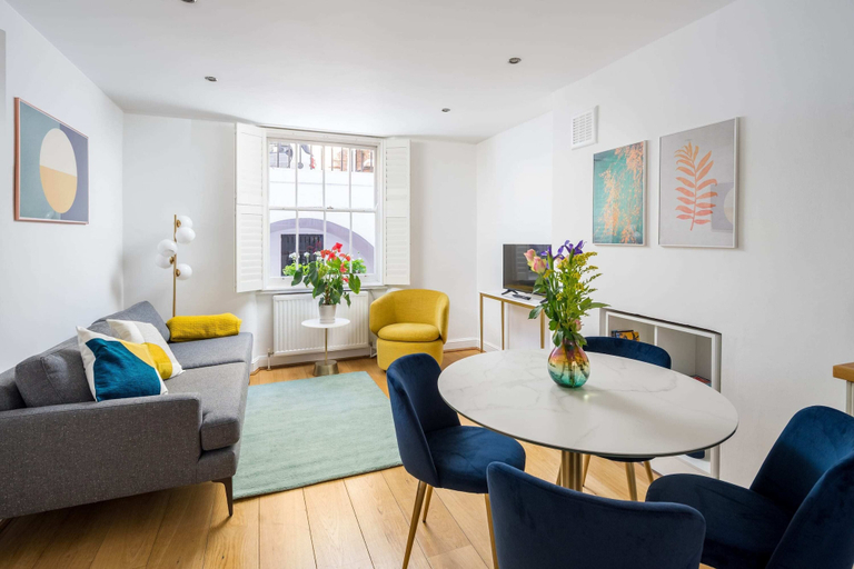 Others 5, Chic & modern 2-bed flat w/ patio in Pimlico, Central London, London