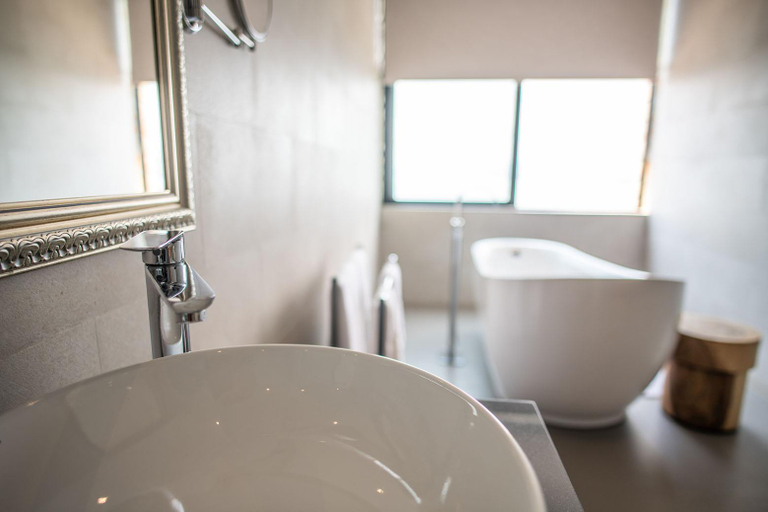Bathroom 4, CLEO LAKE KIVU HOTEL, Karongi