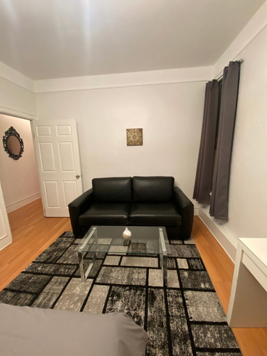 Others 1, Alluring 3 Bedroom Apartment in NYC ST, New York