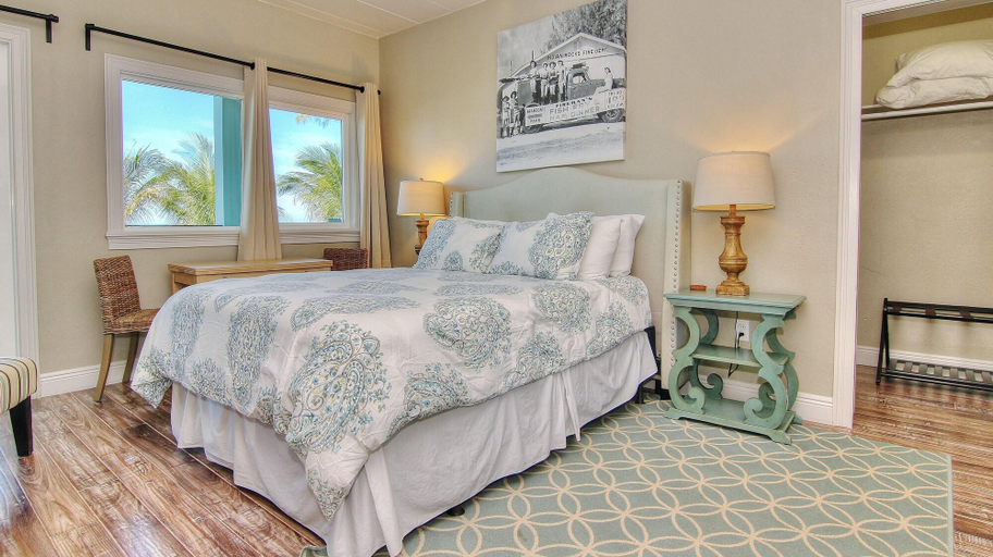 Bedroom 3, Bungalow Beach Place by Teeming Vacation Rentals, Pinellas