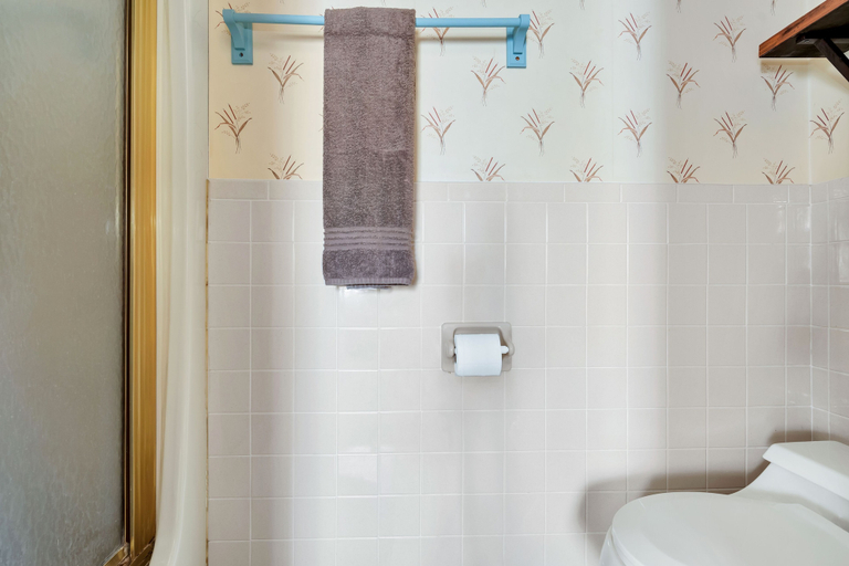 Bathroom 4, Osceola Mill Dining & Lodging, Rockbridge