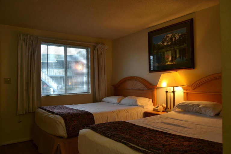 Bedroom 2, The Ship Motel, Jefferson