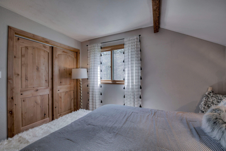 Bedroom 3, Blue River Retreat, Summit