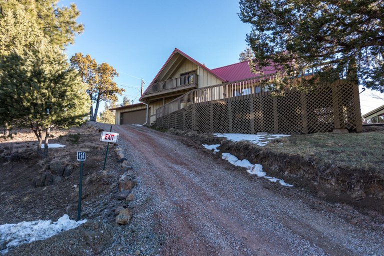 Exterior & Views 2, Breakaway Cabin - Three Bedroom Cabin, Lincoln
