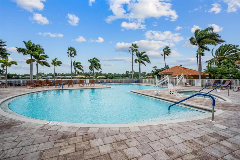 Sport & Beauty 5, Impressive Pool Home in Resort Style Community, Lee