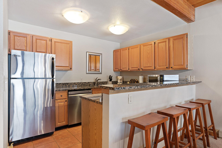 Others 4, S. Pine St - Riverside Condos A02, San Miguel