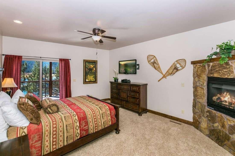 Bedroom 4, Lake Drive 2 Wr20 Lakefront Lodge, San Bernardino