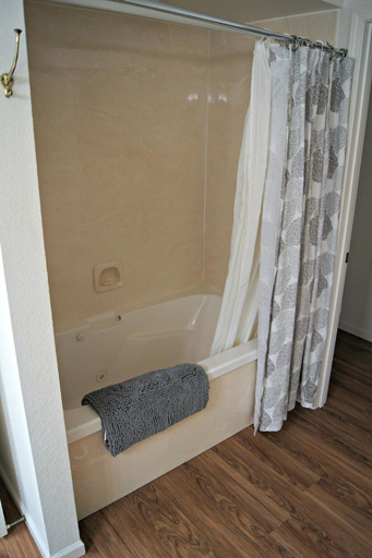Bathroom 4, Foothills C-24 in Branson, Taney