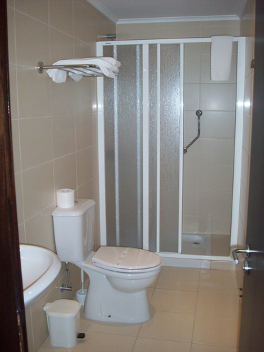 Bathroom 4, Residencial São Francisco by Umbral, Ourém