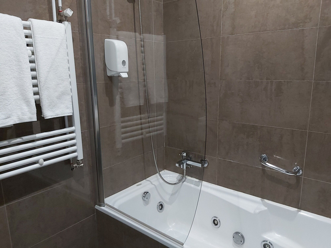 Bathroom 5, Micampus Burgos Centro Student Residence, Burgos