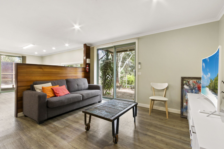 Others 5, Aruma, E. Gippsland - Bairnsdale
