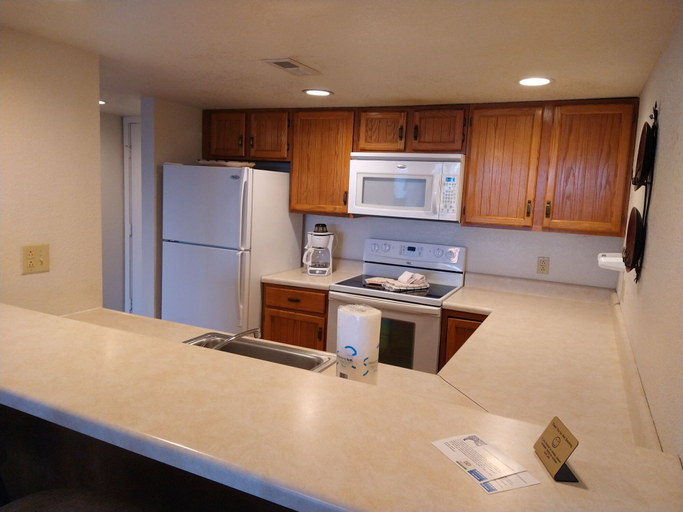 Others 4, Unit 131 - Small 2 Bedroom Condominium, Camden