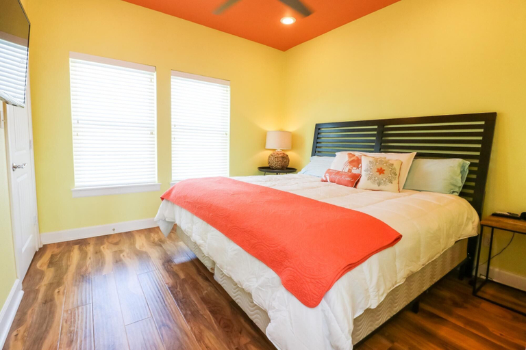 Bedroom 3, A Wave From It All Stay ON the Beach With Ocean Views From 2 Decks, Brazoria